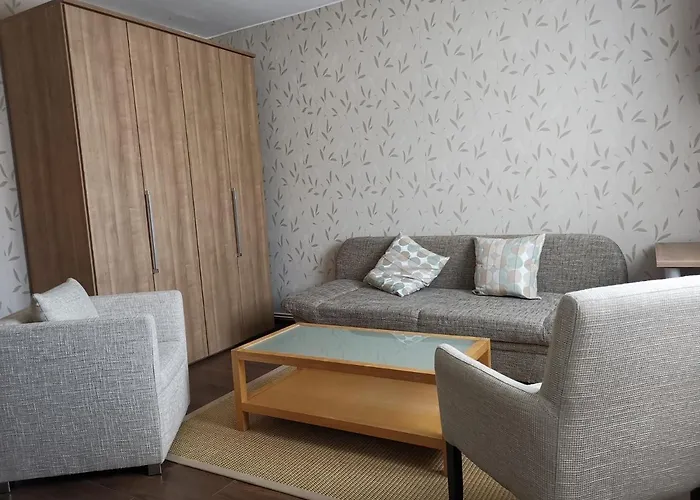 Quiet Apartment With Green View In Urban Location