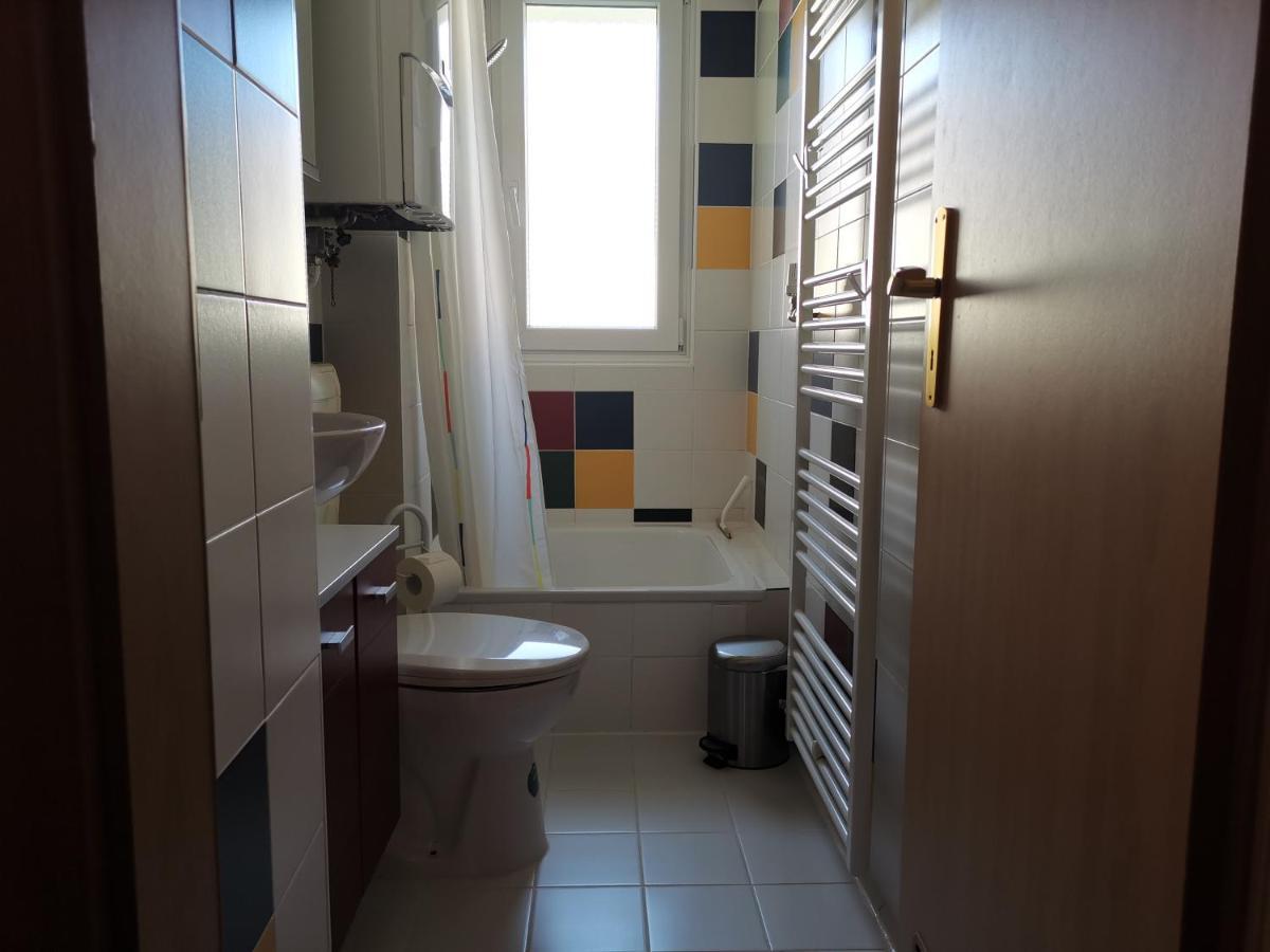 Apartment Quiet With View In Urban Location *